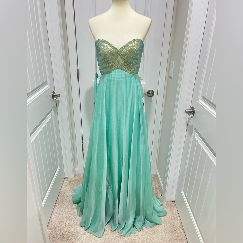 NWT** Madison James Strapless Evening Gown